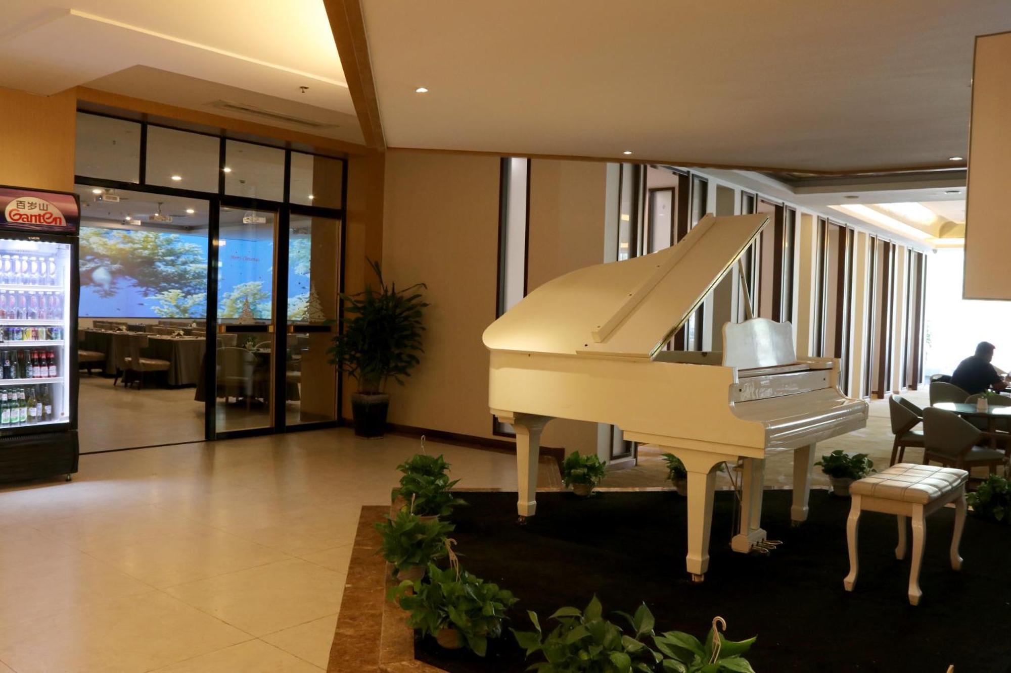Header Baotou Hotel Eksteriør billede